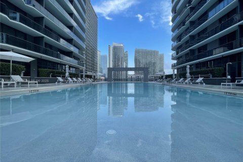 Condo in Miami, Florida, 2 bedrooms  № 1871508 - photo 2
