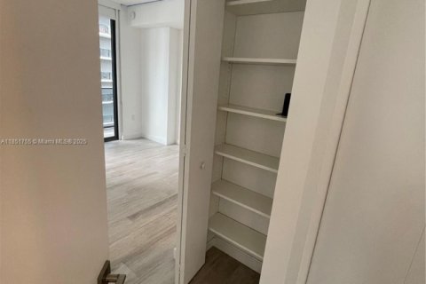 Condo in Miami, Florida, 2 bedrooms  № 1871508 - photo 15