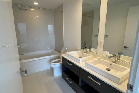 Condo in Miami, Florida, 2 bedrooms  № 1871508 - photo 22