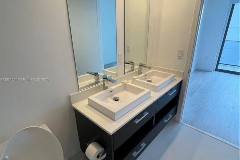 Condo in Miami, Florida, 2 bedrooms  № 1871508 - photo 23