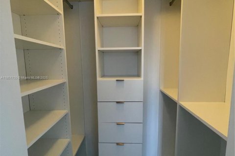 Condo in Miami, Florida, 2 bedrooms  № 1871508 - photo 21