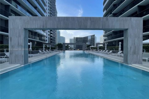 Condo in Miami, Florida, 2 bedrooms  № 1871508 - photo 1
