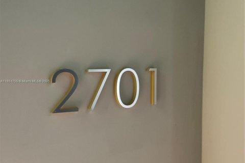 Condo in Miami, Florida, 2 bedrooms  № 1871508 - photo 7