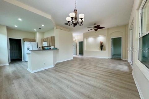 Villa ou maison à vendre à Bradenton, Floride: 2 chambres, 124.95 m2 № 2412689 - photo 11