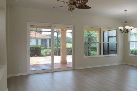 Villa ou maison à vendre à Bradenton, Floride: 2 chambres, 124.95 m2 № 2412689 - photo 3