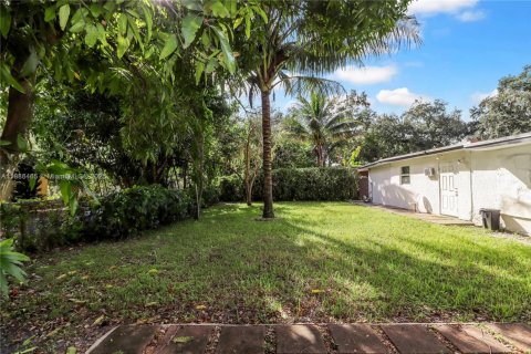 House in Miami, Florida 4 bedrooms, 135.82 sq.m. № 1942332 - photo 24
