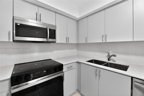 Снять в аренду виллу или дом в Плантация, Флорида 4 спальни, 292.83м2, № 1951254 - фото 4