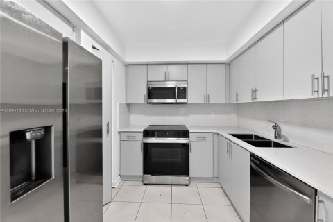 Снять в аренду виллу или дом в Плантация, Флорида 4 спальни, 292.83м2, № 1951254 - фото 3