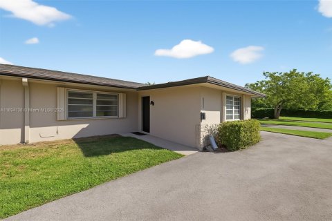 Снять в аренду виллу или дом в Плантация, Флорида 4 спальни, 292.83м2, № 1951254 - фото 2