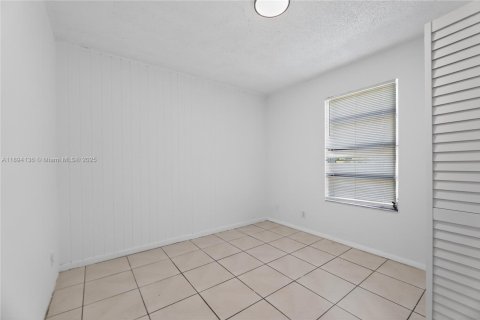 Снять в аренду виллу или дом в Плантация, Флорида 4 спальни, 292.83м2, № 1951254 - фото 17