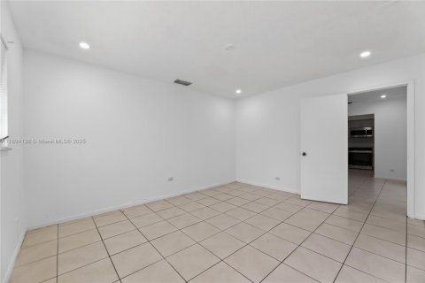 Снять в аренду виллу или дом в Плантация, Флорида 4 спальни, 292.83м2, № 1951254 - фото 11