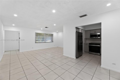 Снять в аренду виллу или дом в Плантация, Флорида 4 спальни, 292.83м2, № 1951254 - фото 7