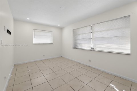 Снять в аренду виллу или дом в Плантация, Флорида 4 спальни, 292.83м2, № 1951254 - фото 9