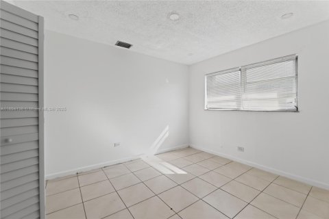 Снять в аренду виллу или дом в Плантация, Флорида 4 спальни, 292.83м2, № 1951254 - фото 13