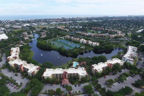 Condo in Delray Beach, Florida, 2 bedrooms  № 1151386 - photo 1