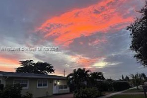 Casa en venta en West Palm Beach, Florida, 3 dormitorios, 106.65 m2 № 1967079 - foto 6