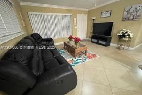 Casa en venta en West Palm Beach, Florida, 3 dormitorios, 106.65 m2 № 1967079 - foto 14
