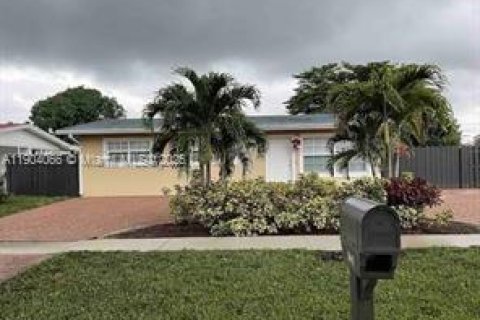 Casa en venta en West Palm Beach, Florida, 3 dormitorios, 106.65 m2 № 1967079 - foto 1