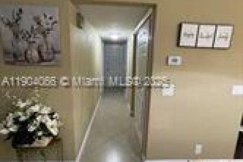 Casa en venta en West Palm Beach, Florida, 3 dormitorios, 106.65 m2 № 1967079 - foto 29