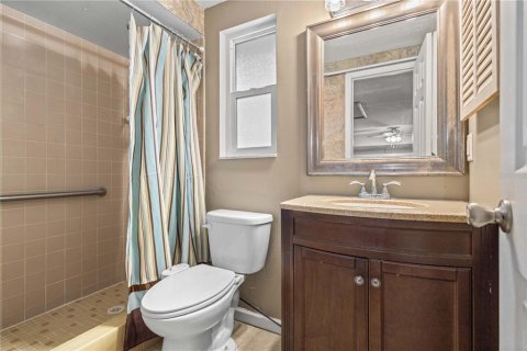 House in Venice, Florida 2 bedrooms, 102.94 sq.m. № 1907513 - photo 17