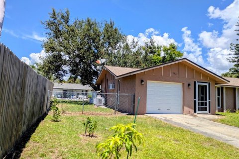 House in Venice, Florida 2 bedrooms, 102.94 sq.m. № 1907513 - photo 2