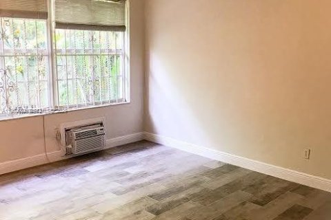 Apartamento en alquiler en Miami Beach, Florida, 39.48 m2 № 2006982 - foto 8