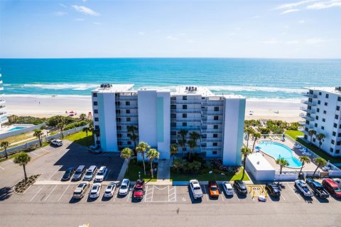 Condo in New Smyrna Beach, Florida, 2 bedrooms  № 1219532 - photo 1