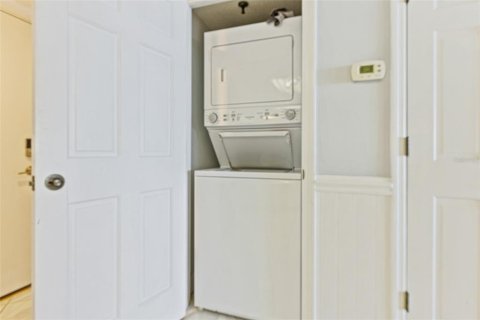 Condo in New Smyrna Beach, Florida, 2 bedrooms  № 1219532 - photo 30