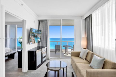 Купить кондоминиум в Майами-Бич, Флорида 1 спальня, 87.33м2, № 1991661 - фото 3