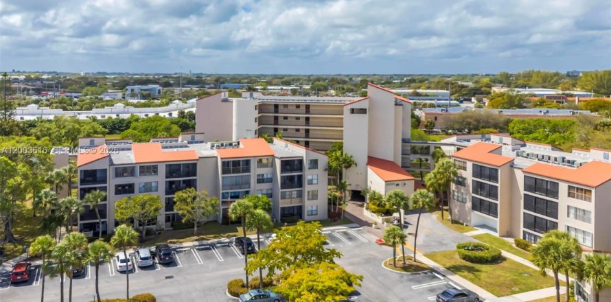 Condo in Pompano Beach, Florida, 2 bedrooms  № 2068386