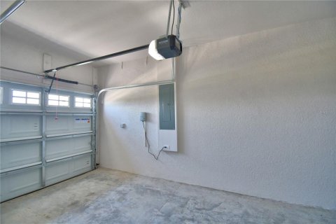 House in Auburndale, Florida 4 bedrooms, 223.43 sq.m. № 1242717 - photo 7
