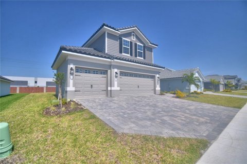 House in Auburndale, Florida 4 bedrooms, 223.43 sq.m. № 1242717 - photo 5