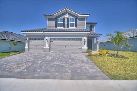 House in Auburndale, Florida 4 bedrooms, 223.43 sq.m. № 1242717 - photo 4