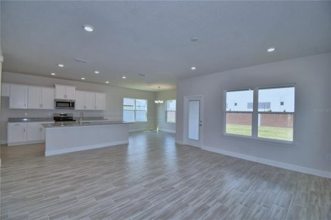 House in Auburndale, Florida 4 bedrooms, 223.43 sq.m. № 1242717 - photo 24