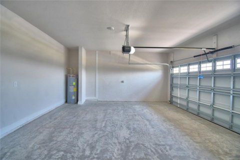 House in Auburndale, Florida 4 bedrooms, 223.43 sq.m. № 1242717 - photo 8