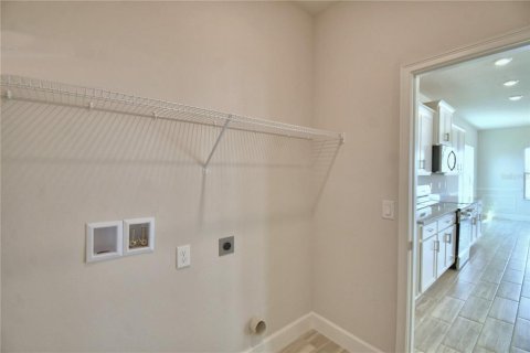 House in Auburndale, Florida 4 bedrooms, 223.43 sq.m. № 1242717 - photo 10