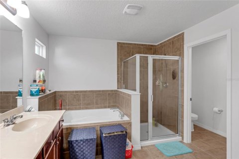House in Orlando, Florida 5 bedrooms, 288.65 sq.m. № 1828552 - photo 10