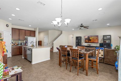 House in Orlando, Florida 5 bedrooms, 288.65 sq.m. № 1828552 - photo 5