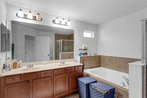House in Orlando, Florida 5 bedrooms, 288.65 sq.m. № 1828552 - photo 9