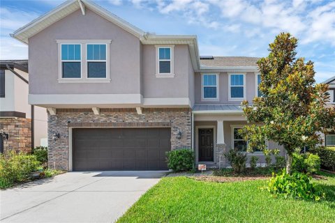 House in Orlando, Florida 5 bedrooms, 288.65 sq.m. № 1828552 - photo 1