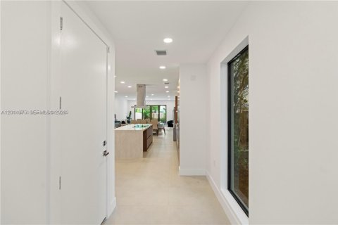 Touwnhouse à vendre à Fort Lauderdale, Floride: 4 chambres, 230.68 m2 № 2171312 - photo 4