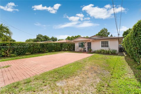 Casa en venta en Miami, Florida, 3 dormitorios, 139.35 m2 № 1862390 - foto 7