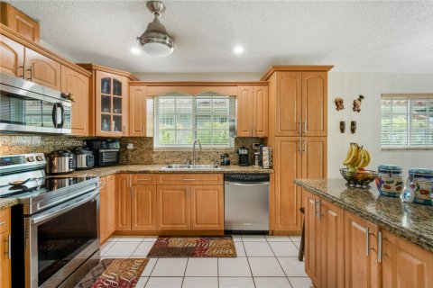 Casa en venta en Miami, Florida, 3 dormitorios, 139.35 m2 № 1862390 - foto 18