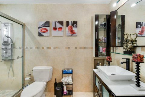 Casa en venta en Miami, Florida, 3 dormitorios, 139.35 m2 № 1862390 - foto 30