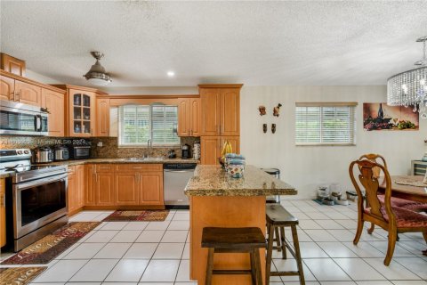 Casa en venta en Miami, Florida, 3 dormitorios, 139.35 m2 № 1862390 - foto 16
