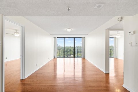 Condo in Tampa, Florida, 2 bedrooms  № 1801443 - photo 15