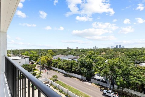 Condo in Tampa, Florida, 2 bedrooms  № 1801443 - photo 12