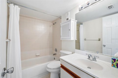 Condo in Tampa, Florida, 2 bedrooms  № 1801443 - photo 27