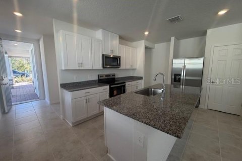 House in Winter Haven, Florida 4 bedrooms, 149.29 sq.m. № 2109209 - photo 18