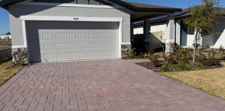 House in Winter Haven, Florida 4 bedrooms, 149.29 sq.m. № 2109209